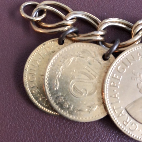 Gold coin bracelet - Picture 4 of 5